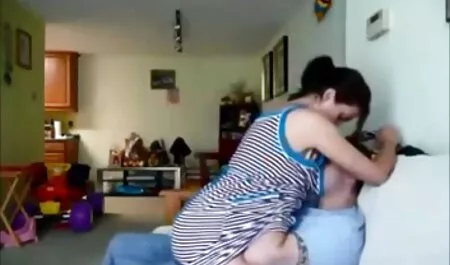 Con Điếm già đi porn sex nhat vào một quả chuối và thức ăn trên pizdoliza.