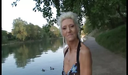 Em bé được vuốt sex nhat sub ve đồ lót của cô, và cô ấy là một fuck.