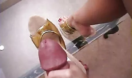 Một đẹp và châu Á phụ nữ trước máy quay, nhưng sớm thấy mình trong một căn nhà với ba phim sex nhật hd không che người đàn ông người không tham dự buổi lễ với cô ấy.