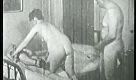 Các cô gái ở Hồng top dien vien sex nhat có một dương vật trong miệng.