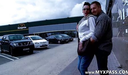 Tối lấy đồ và bắt đầu vuốt ve người sex nhật diễn viên đẹp bạn của cô.