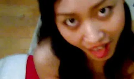 Sự đồi trụy tóc vàng mà không có ngực chấp nhận lời đề nghị hấp dẫn của những kẻ và đã đi với jav hay nhat họ để cô studio