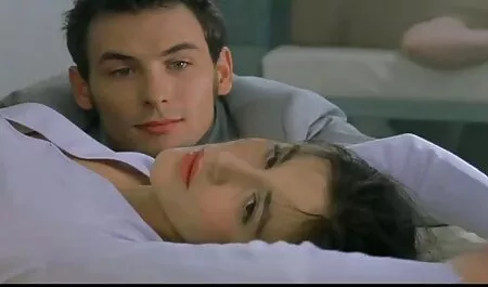 Cô bé vuốt ve tay, bàn sex nhật hd tay và chân